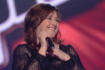 Passionate Vocal Performance Ignites Dramatic Showdown on The Voice Stage