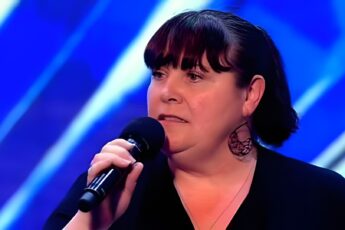 50-Year-Old Supermarket Cashier Steps onto Stage and Stuns Judges with Legendary Vocal Power