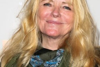 Cheryl Tiegs Today: America’s First Supermodel’s Life